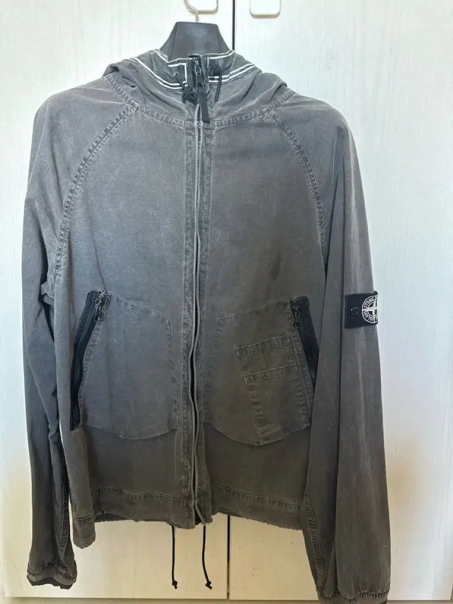 STONE ISLAND ストーンアイランド フード ウィンドブレーカー グレー L