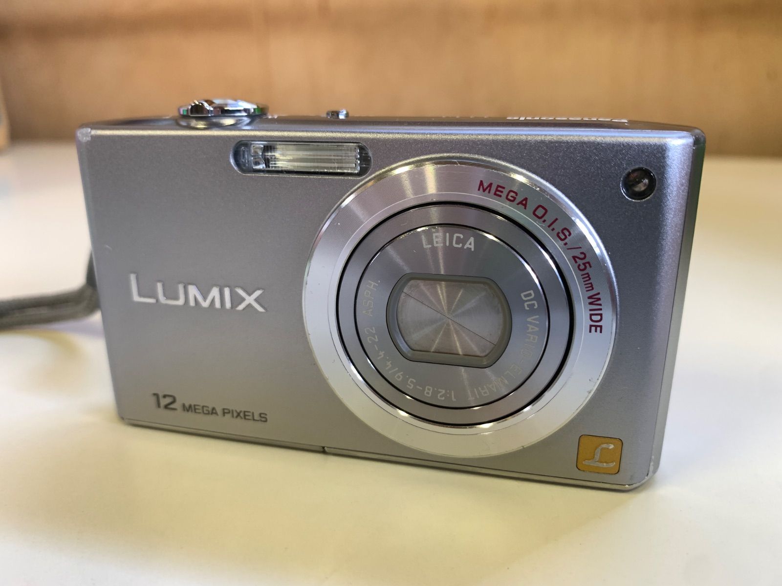 【美品】Panasonic LUMIX DMC-FX40 シルバーモデル