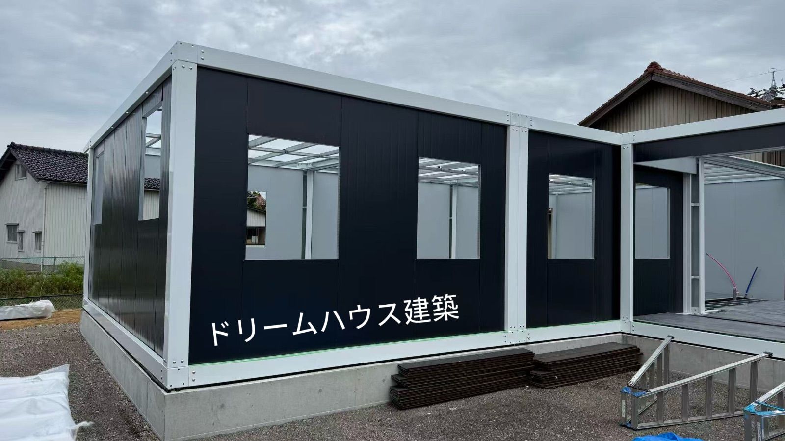 4X6X2.8m 7棟連結プレハブハウス L字 事務所 店舗 休憩室 - メルカリ 4X6X2.8m 7棟連結プレハブハウス L字 事務所 店舗 休憩室 - メルカリ