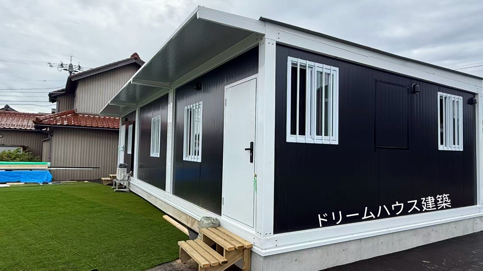 4X6X2.8m 7棟連結プレハブハウス L字 事務所 店舗 休憩室 - メルカリ