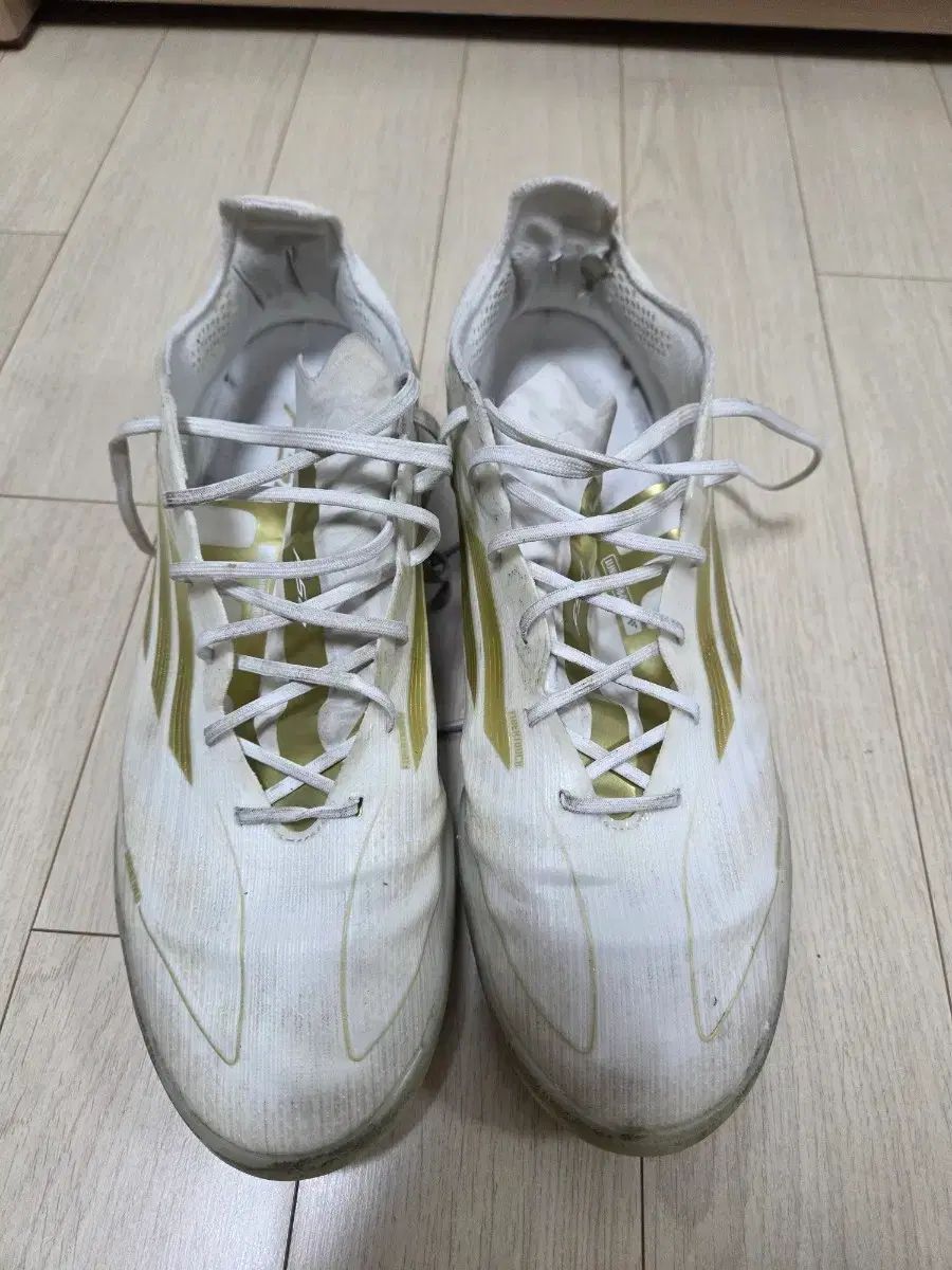 アディダス f50 プロ tf 270