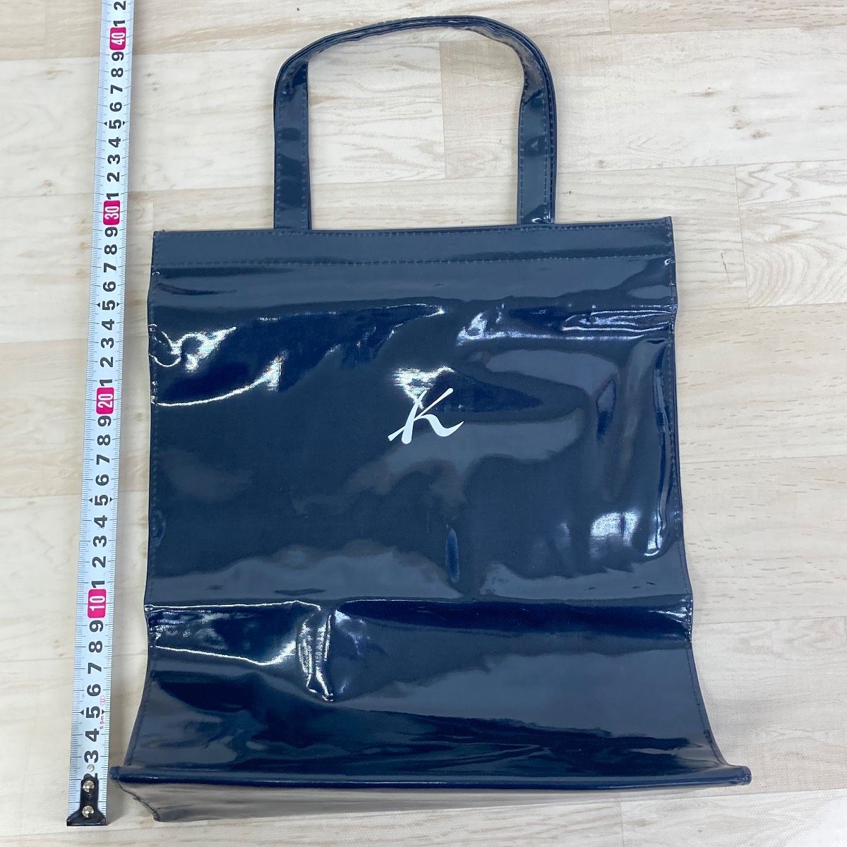 美品 キタムラ/Kitamura トートバッグ ネイビー エナメル調 Kロゴ