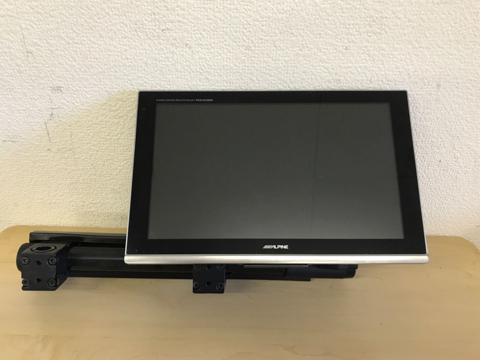 【アルパイン】10型　リアモニター　ヘッドレスト取り付けモニター　PKG-M1000A