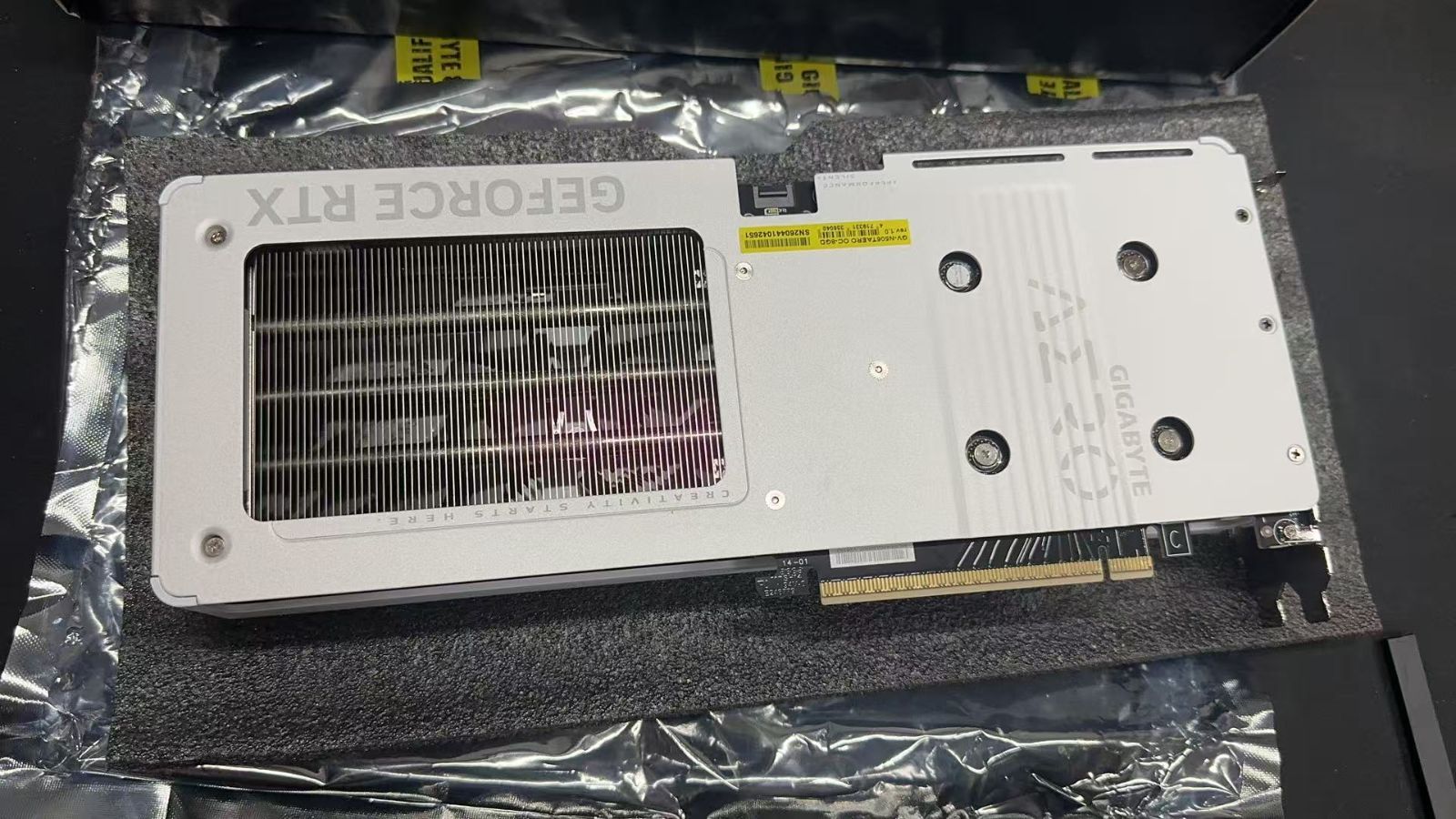GIGABYTE RTX 5060 Ti AERO OC 8GB GDDR7 未使用に近い - メルカリ