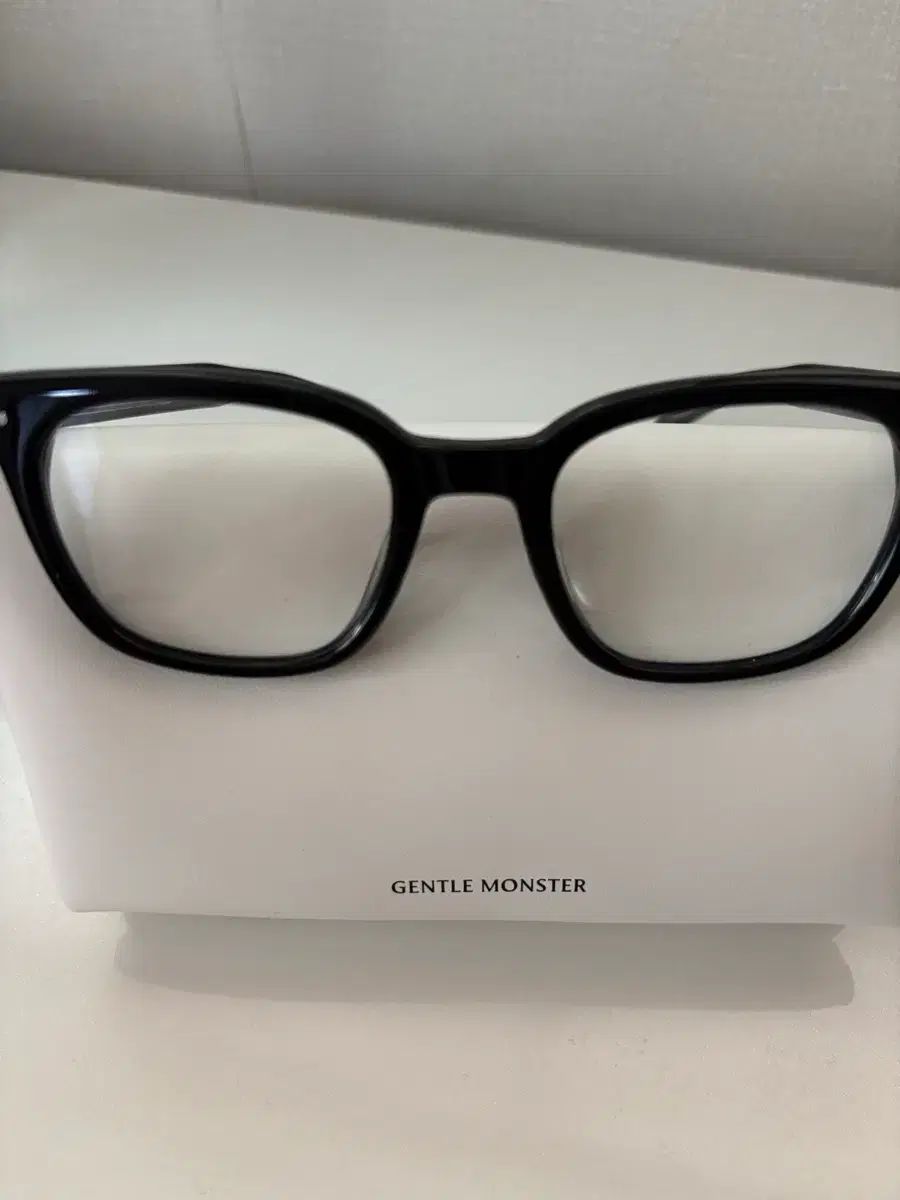 GENTLE MONSTER(ジェントルモンスター) エヴァン 01 出品