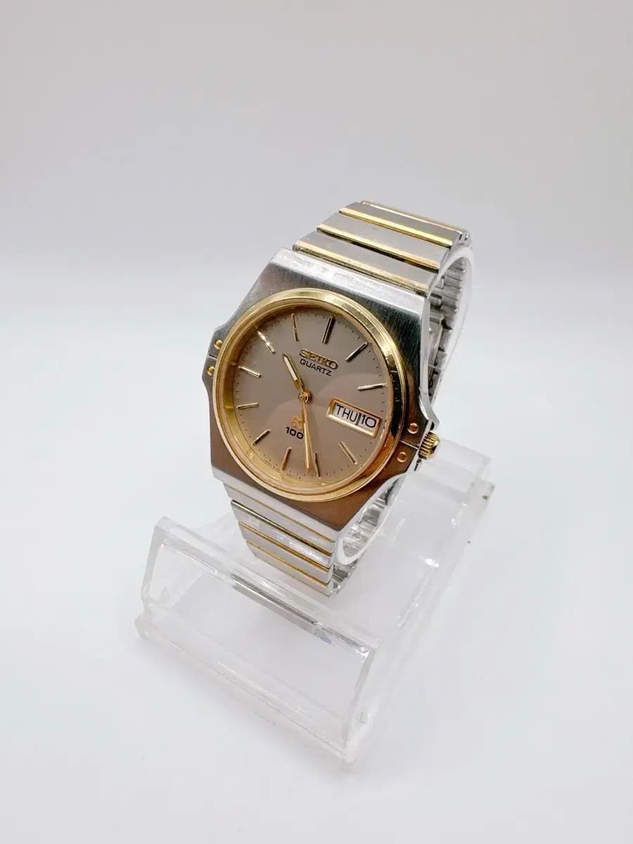 1970年代 ヴィンテージ SEIKO SQ100 デイデイト クオーツ