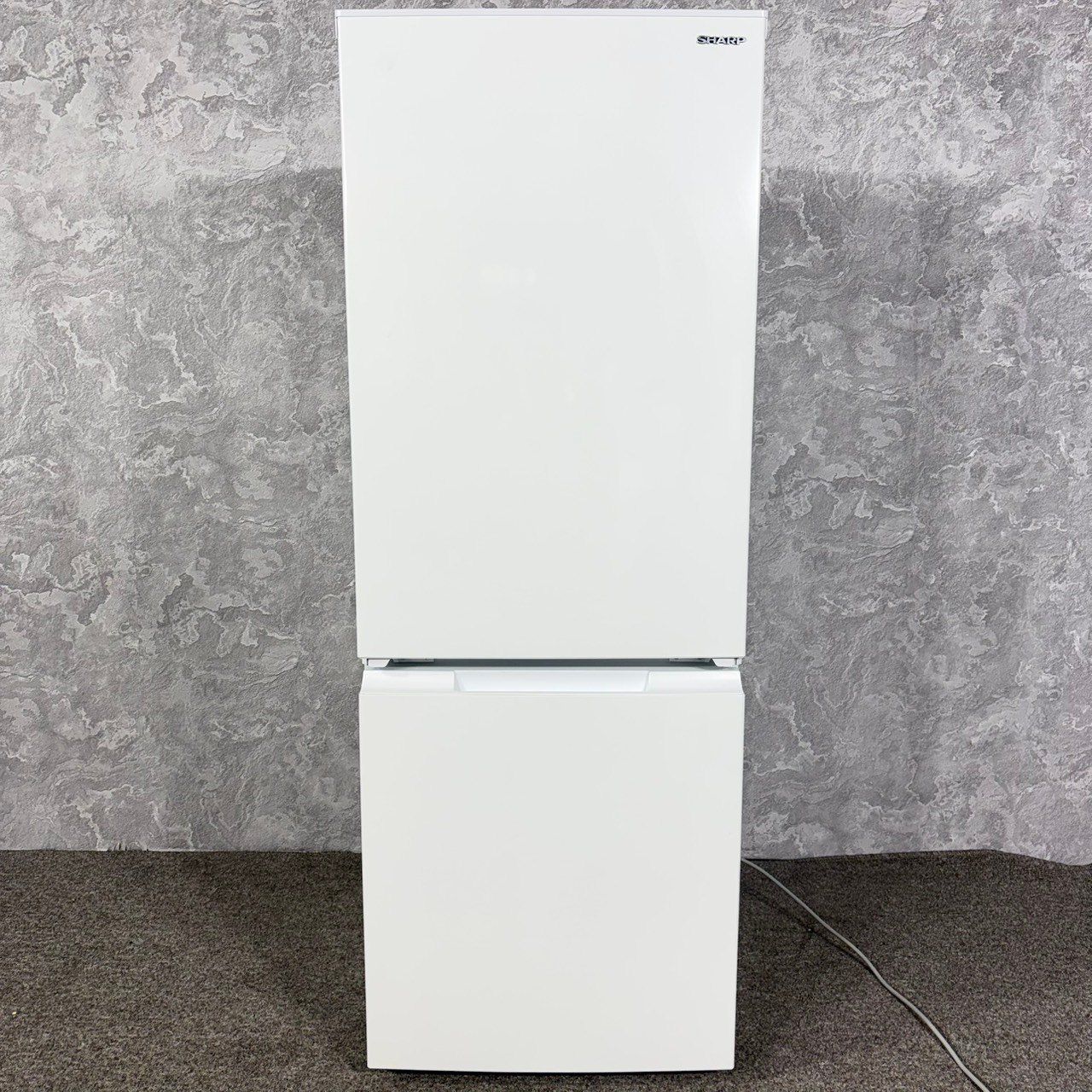 2023年製】 極美品 SHARP シャープ 冷凍冷蔵庫 SJ-D18JJ-W 180L - メルカリ