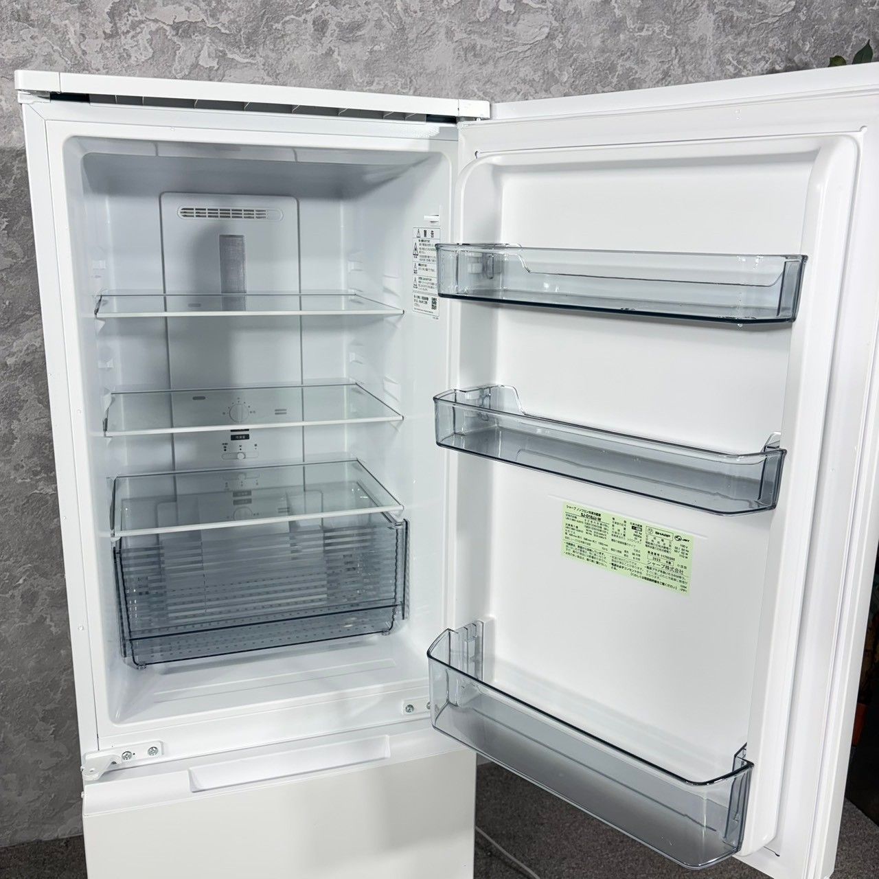2023年製】 極美品 SHARP シャープ 冷凍冷蔵庫 SJ-D18JJ-W 180L - メルカリ