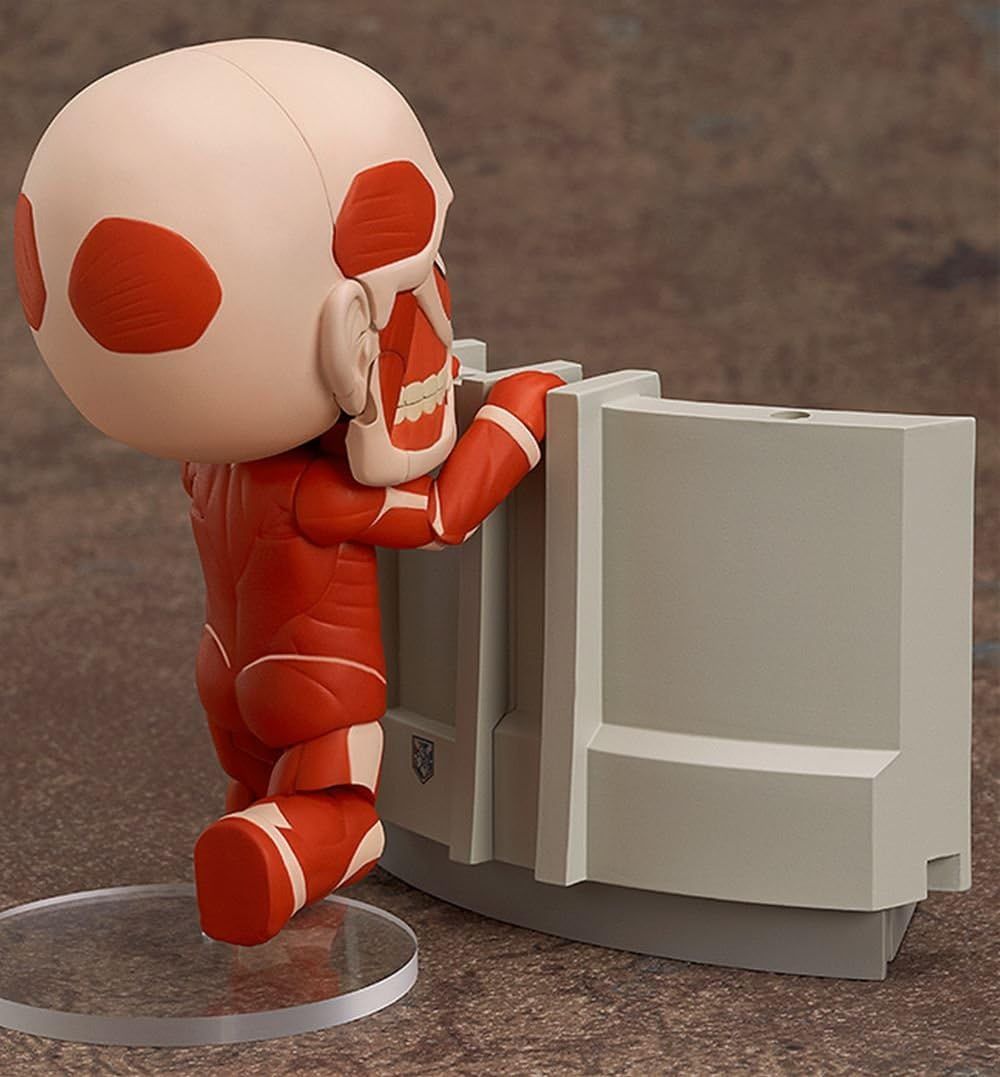 進撃の巨人 ねんどろいど 超大型巨人 & 進撃のプレイセット - メルカリ