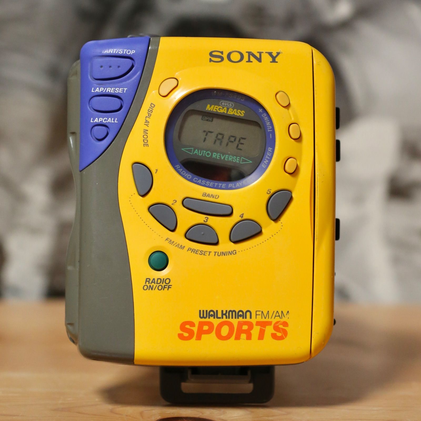 SONY カセットウォークマン SPORTS WM-FS493 動作品 SONY SPORTS WALKMAN WM-FS493 整備済 動作品 - メルカリ