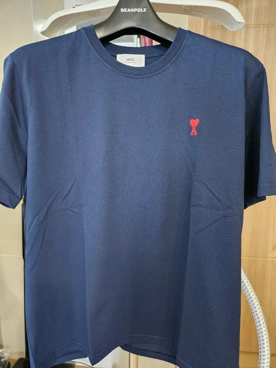 アミ ハート ロゴ 半袖 Tシャツ ネイビー