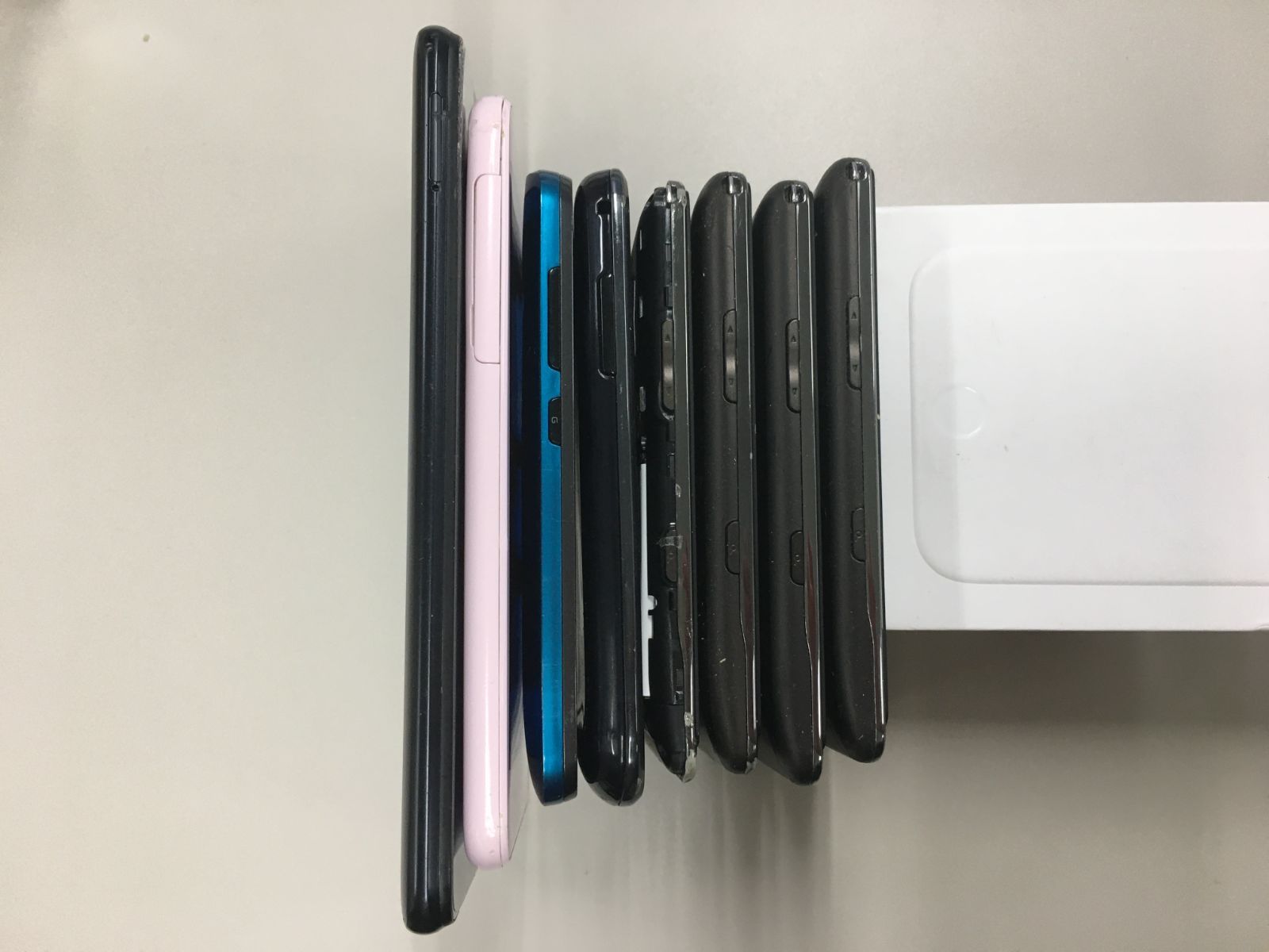 ジャンクスマホ8台セット SC-02B他 - メルカリ