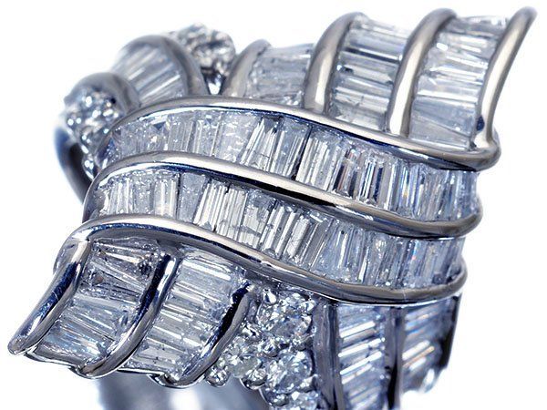 【ジュエリー極】超豪華！眩い輝き！良質天然ダイヤモンド1.77ct/0.35ct 超高級Pt900リング h8681ivm【送料無料】