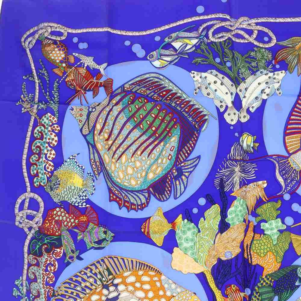 エルメス HERMES Grands Fonds 深海魚 スカーフ 総柄 青 カレ90 - メルカリ