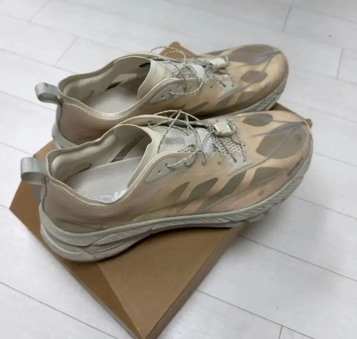 クリーム版) HOKA ONE ONE ホカオネオネ セティスパイ 290サイズ 傷なし 写真撮って絶対履いていません