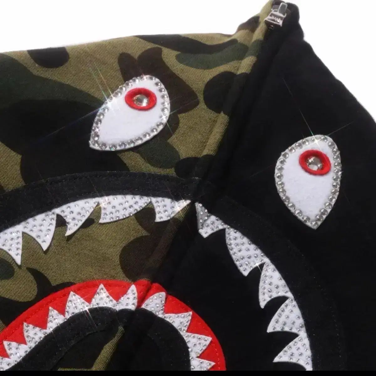 レア A BATHING APE X SWAROVSKI コラボ シャークフーデッドジップアップ