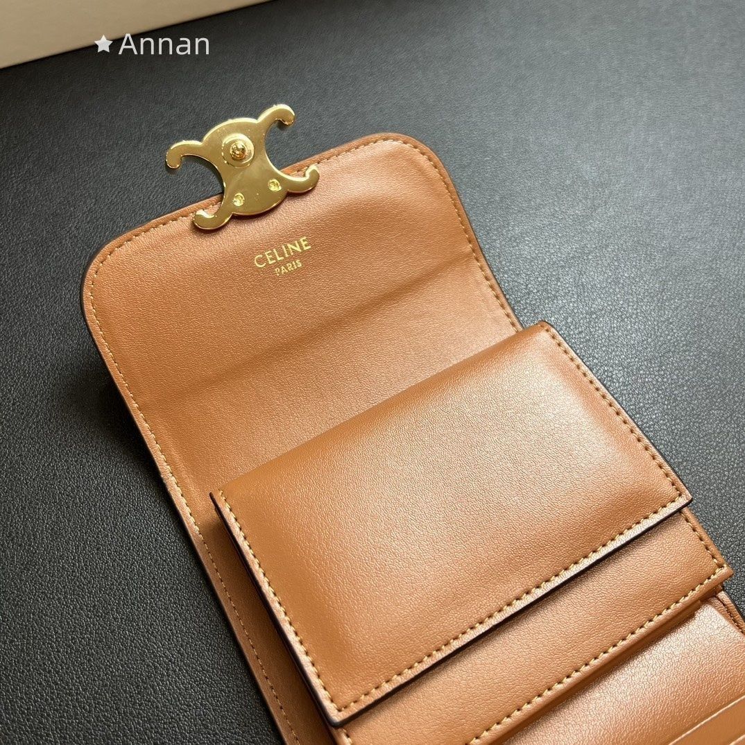 使用少 極美品 CELINE セリーヌ ウォレット 折り財布 小銭入れ - メルカリ