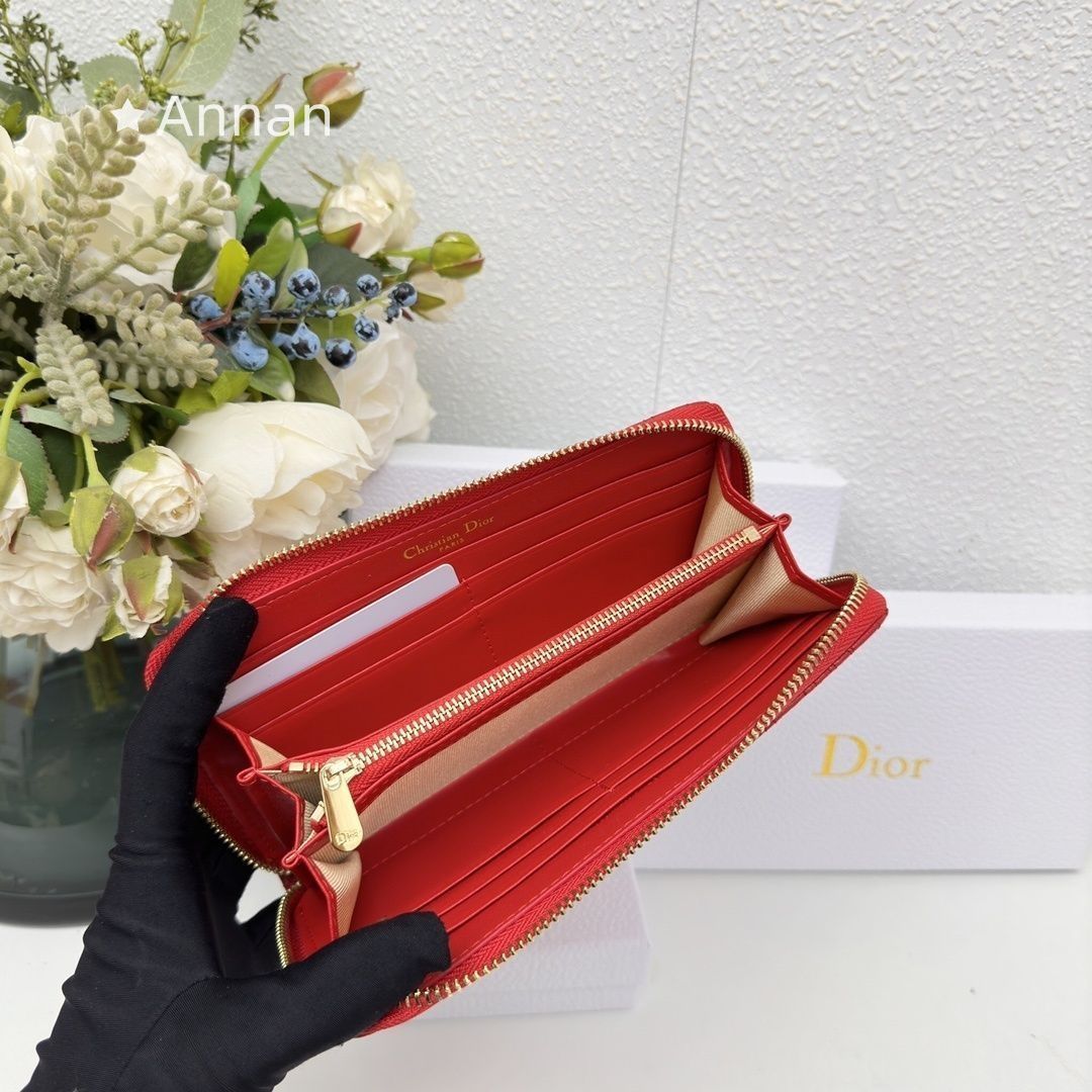 Christian Dior 長財布 ロングウォレット 最終値下げです。 最終値下げ Christian Dior クリスチャンディオール 長財布 さいふ