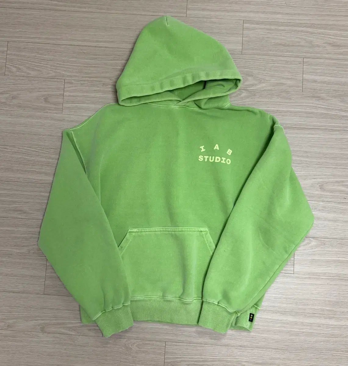 IAB Studio ピグメント フーディー Tシャツ グリーン