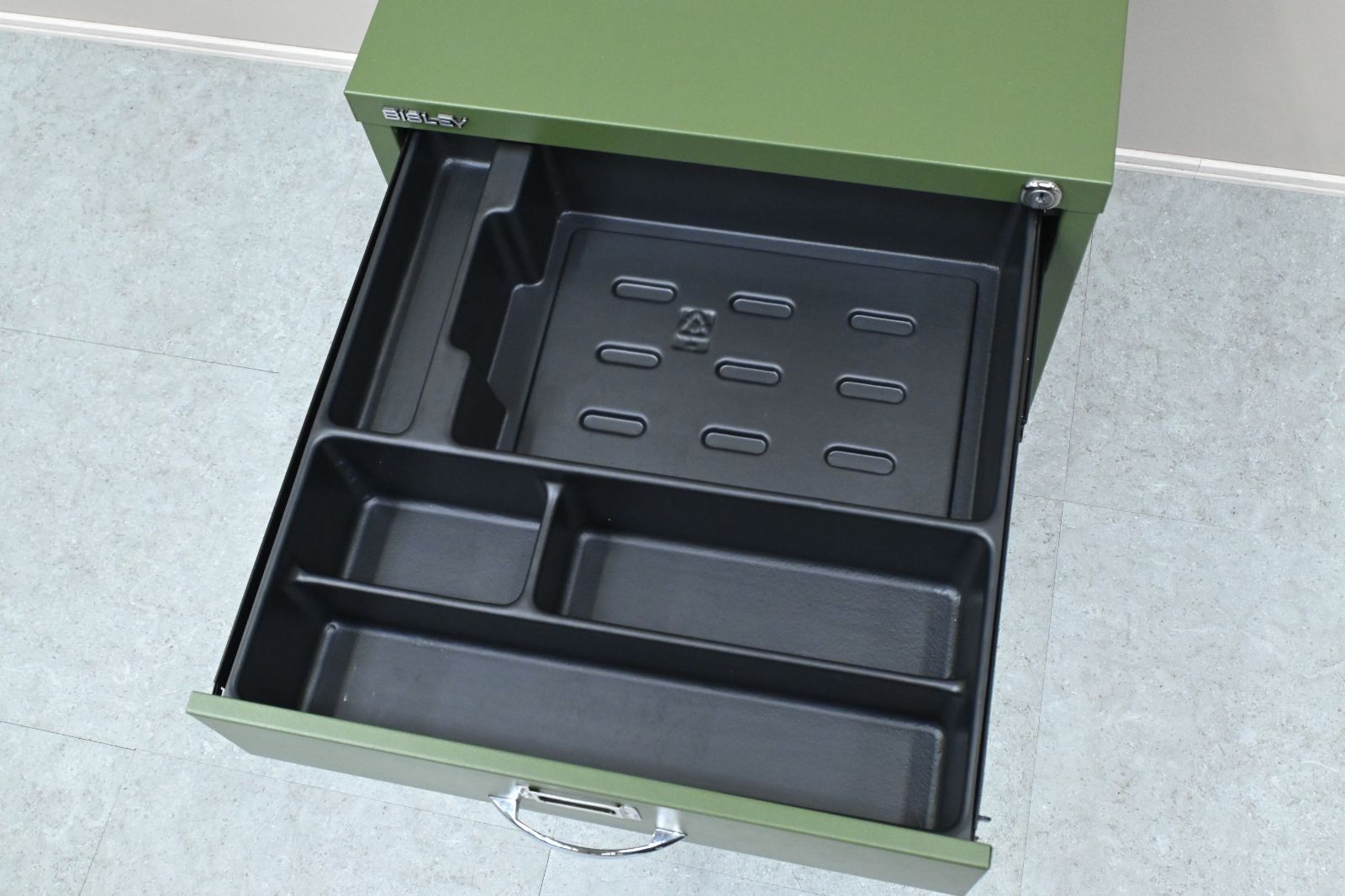 直接引取価格☆極美品☆BISLEY ビスレー 4段ファイリングキャビネット