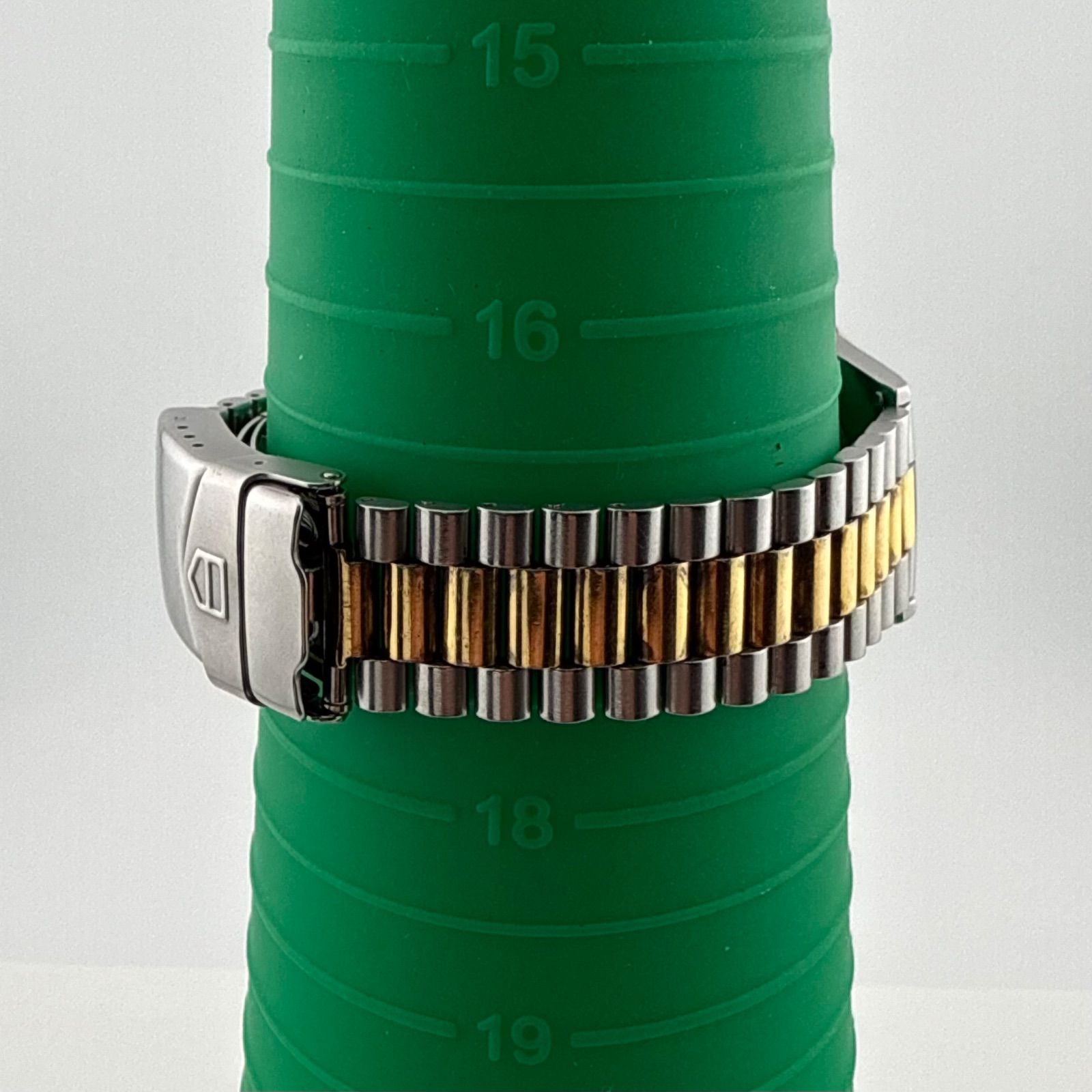 TAG Heuer プロフェッショナル（ジャンク）＋ベルト駒（未使用）電池交換済 TAG Heuer プロフェッショナル（ジャンク）＋ベルト駒（未使用）電池