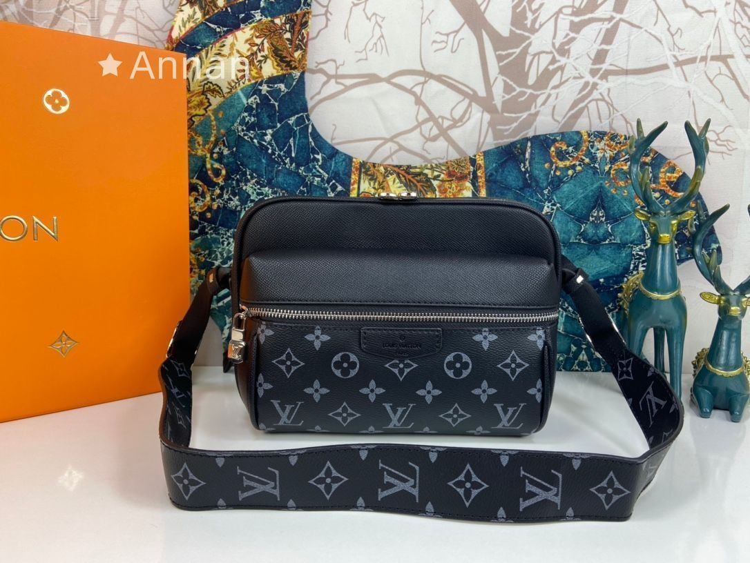 ルイ?ヴィトン LOUIS VUITTON ショルダーバッグ 人気モデル 送料無料 モノグラム エクリプス タイガラマ アウトドア メッセンジャー PM M30233 ブラック PVC レザー