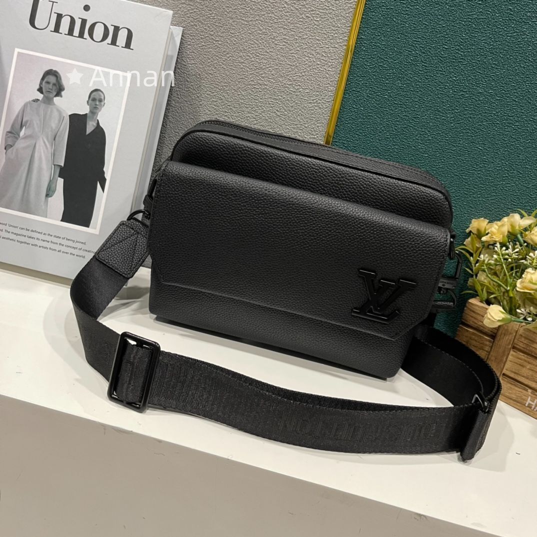 高品質 LOUIS VUITTON ルイ ヴィトン メンズ ショルダーバッグ ファストライン メッセンジャー アエログラム ブラック M22482 美品