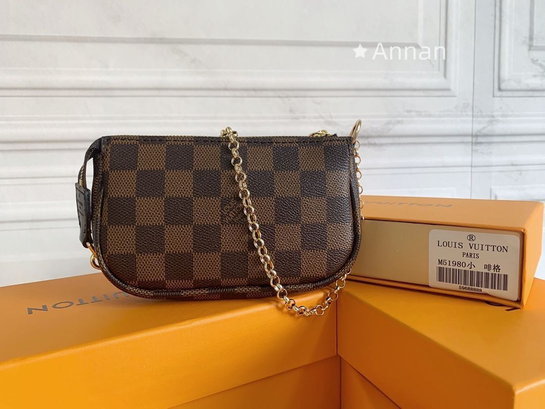 人気商品 Louis vuittonルイヴィトン モノグラム 化粧ポーチ