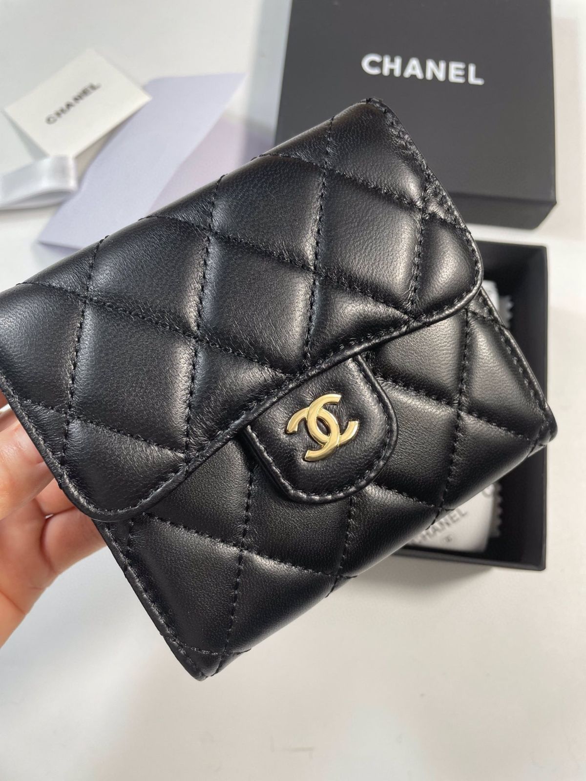 大人気 CHANEL シャネル 折り財布 小銭入れ