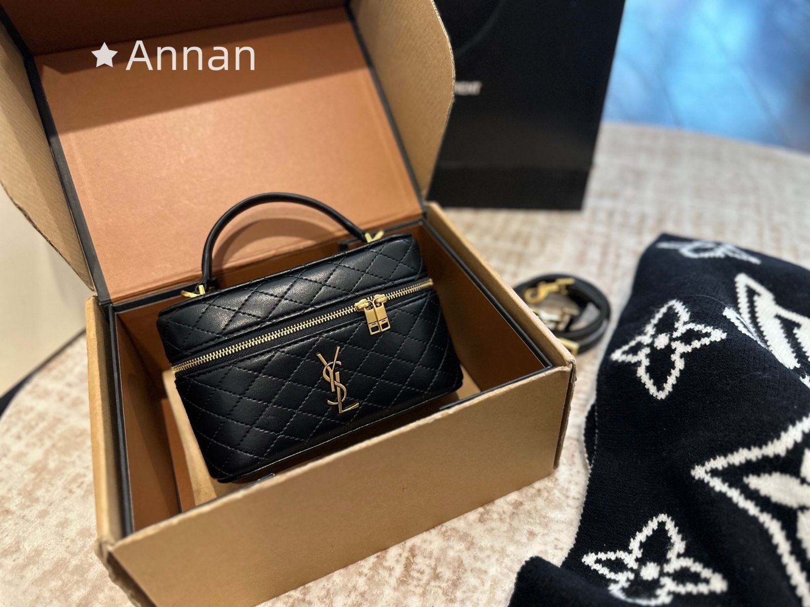 超極SSS美品 良品 レディース YSL Yves Saint Laurent イヴサンローラン ショルダーバッグ