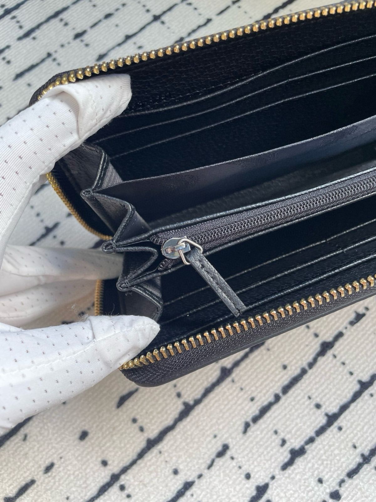 最終値下げ GUCCI グッチ長財布 ウォレット 長財布 小銭入れ 最終値下げ GUCCI グッチ長財布 ウォレット 長財布 小銭入れ