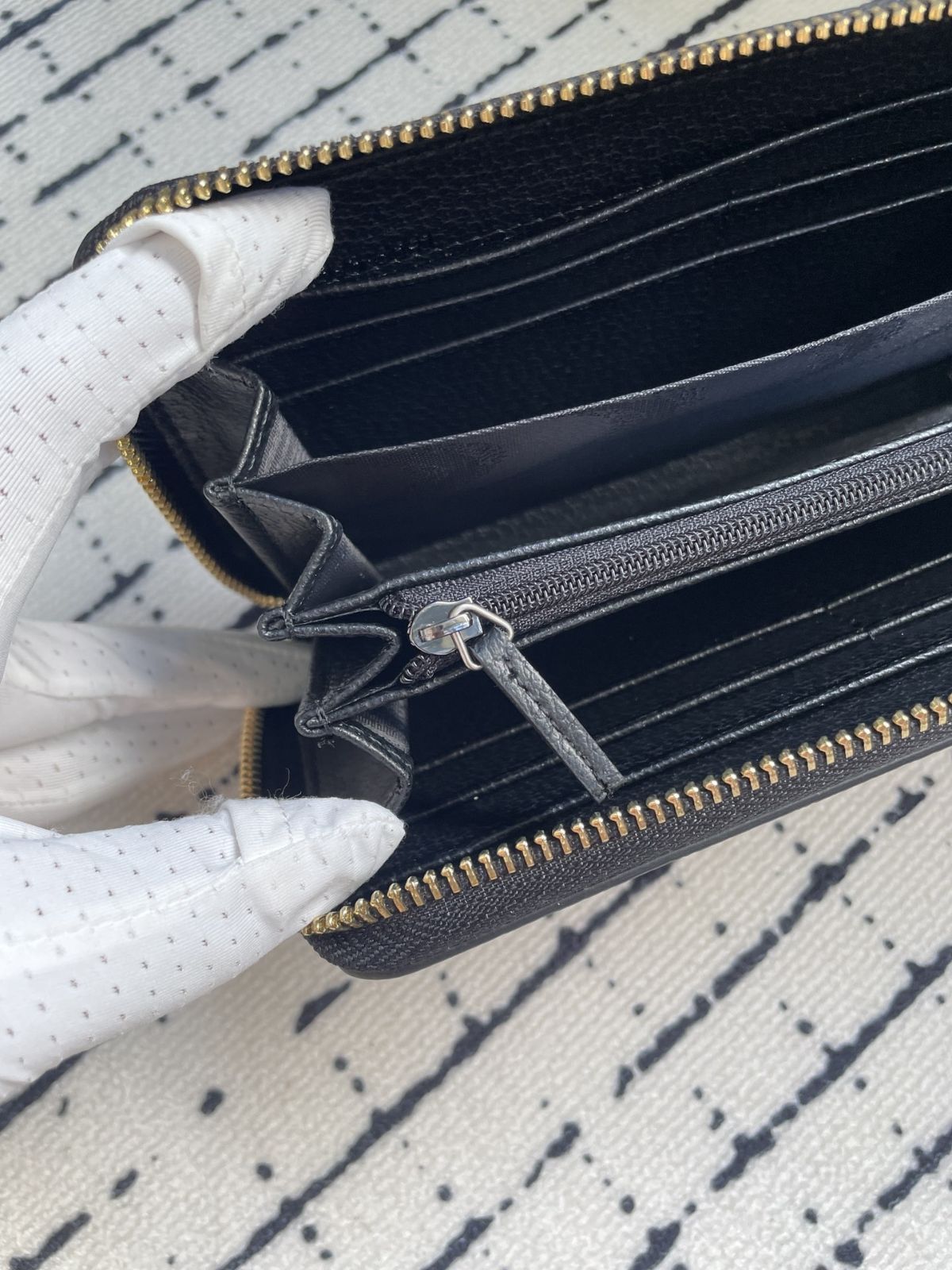 大人気 本革 GUCCI グッチ ウォレット 長財布 小銭入れ 大人気 本革 GUCCI グッチ ウォレット 長財布 小銭入れ