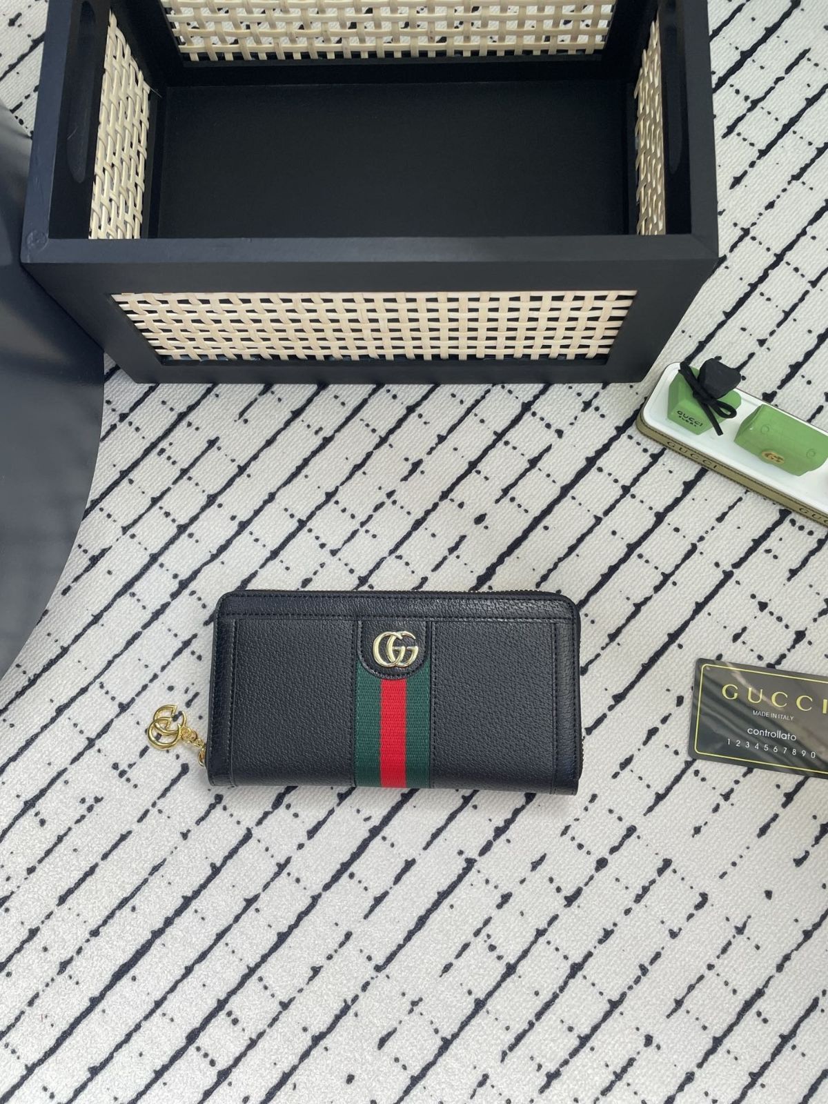 お洒落 即完売 GUCCI グッチ ウォレット 小銭入れ