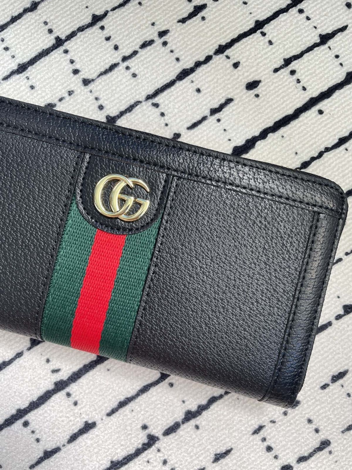お洒落 即完売 GUCCI グッチ ウォレット 小銭入れ お洒落 即完売 GUCCI グッチ ウォレット 小銭入れ