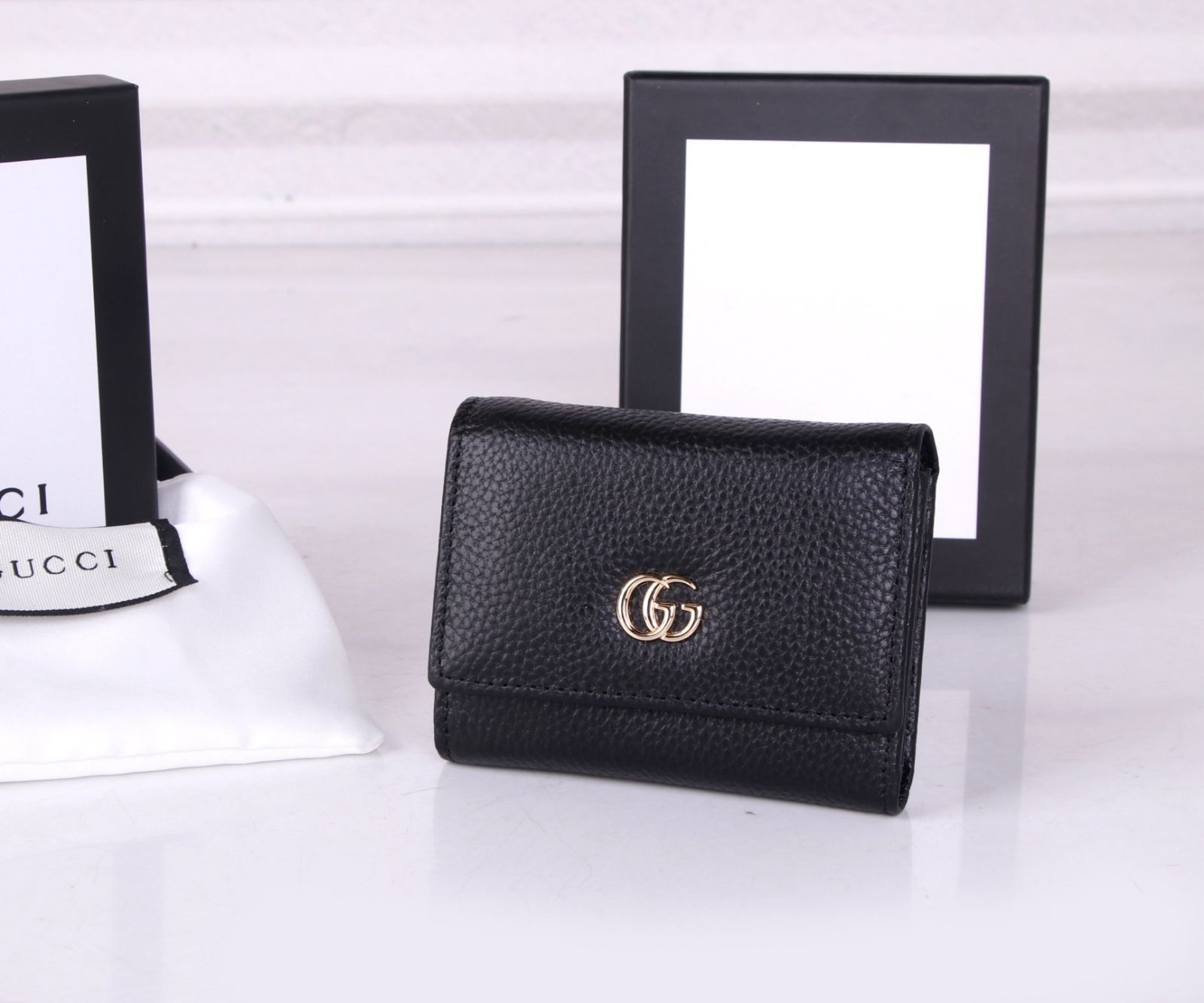 新品 本日特価 GUCCI グッチ 折り財布 小銭入れ