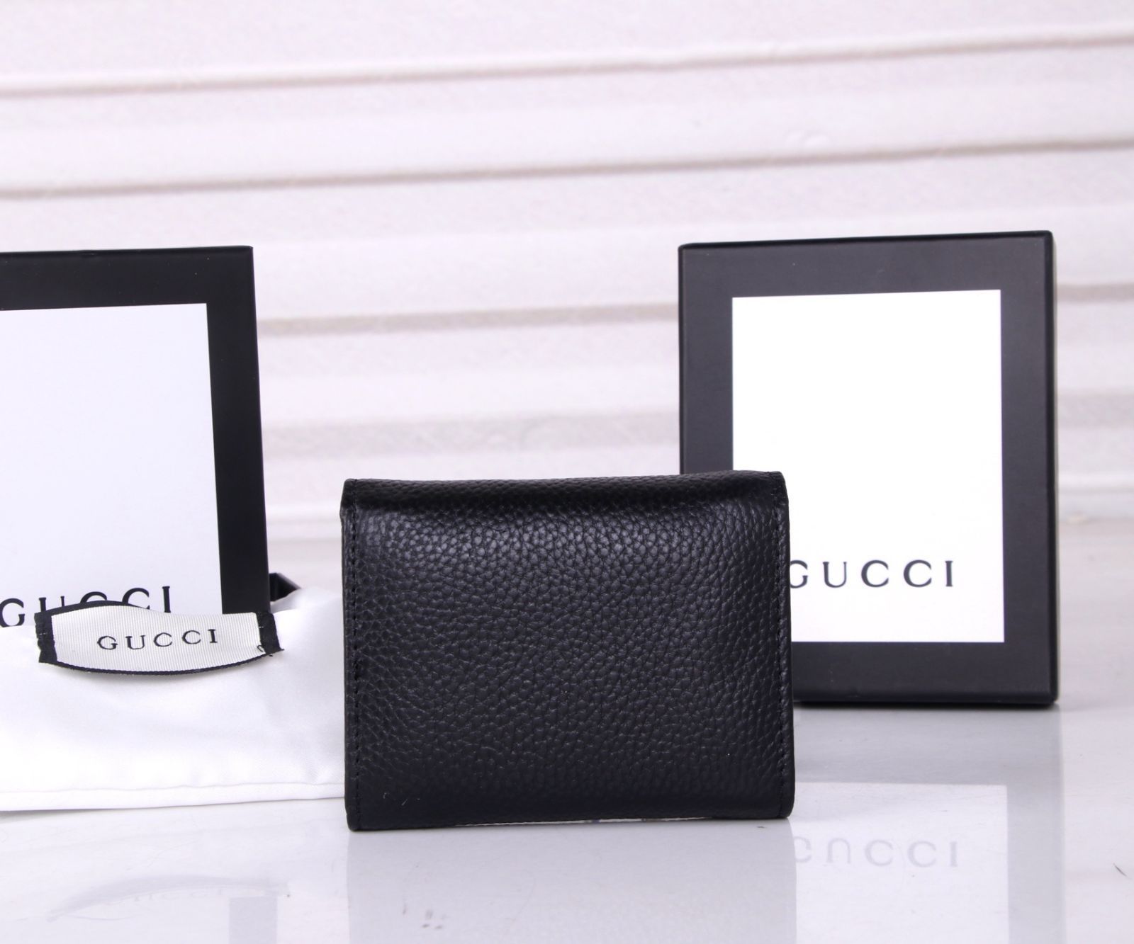 新品 本日特価 GUCCI グッチ 折り財布 小銭入れ