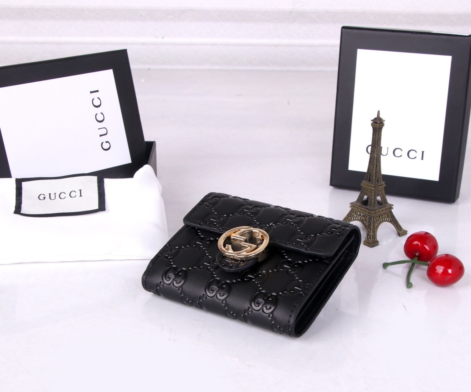激レア 極美品 GUCCI グッチ 折り財布 小銭入れ 激レア 極美品 GUCCI グッチ 折り財布 小銭入れ