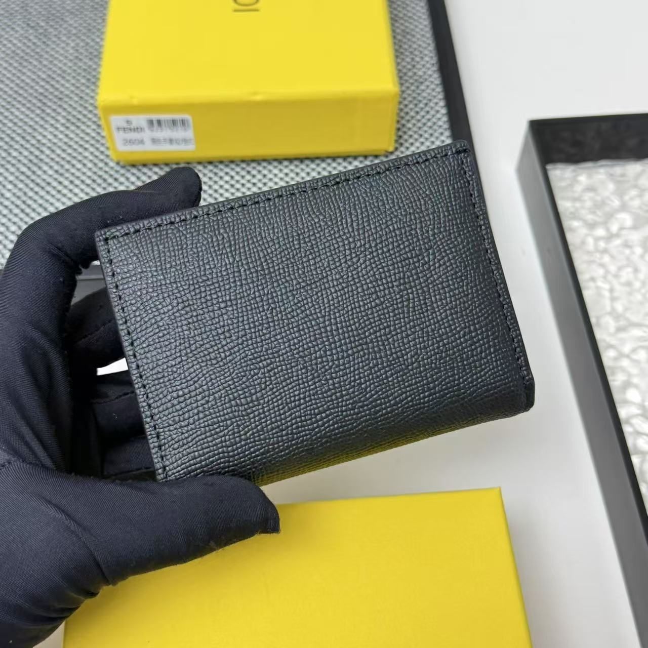 高級美品 状態良 FENDI　フェンディ折り財布 小銭入れ