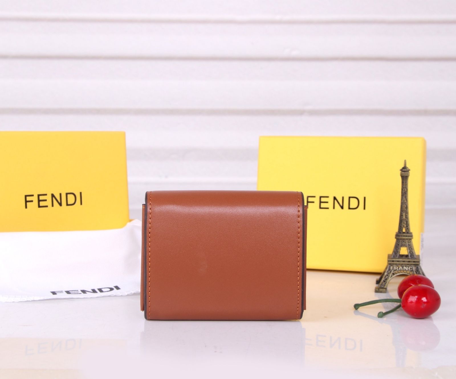 高級 人気商品 FENDI　フェンディ ウォレット 折り財布 小銭入れ