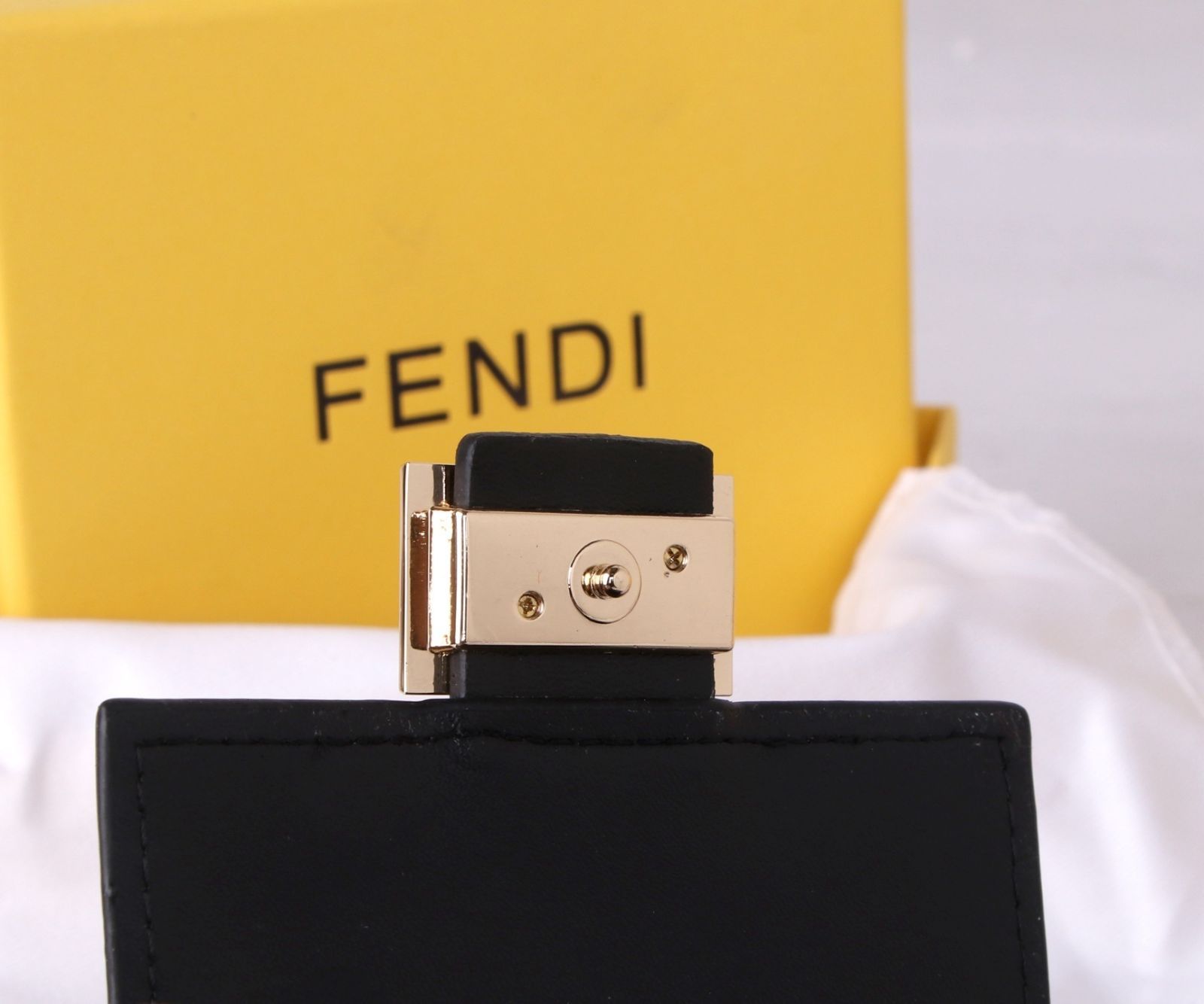 高級 人気商品 FENDI　フェンディ ウォレット 折り財布 小銭入れ