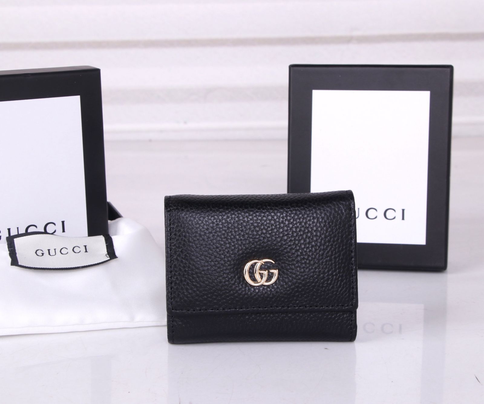 新品 本日特価 GUCCI グッチ 折り財布 小銭入れ
