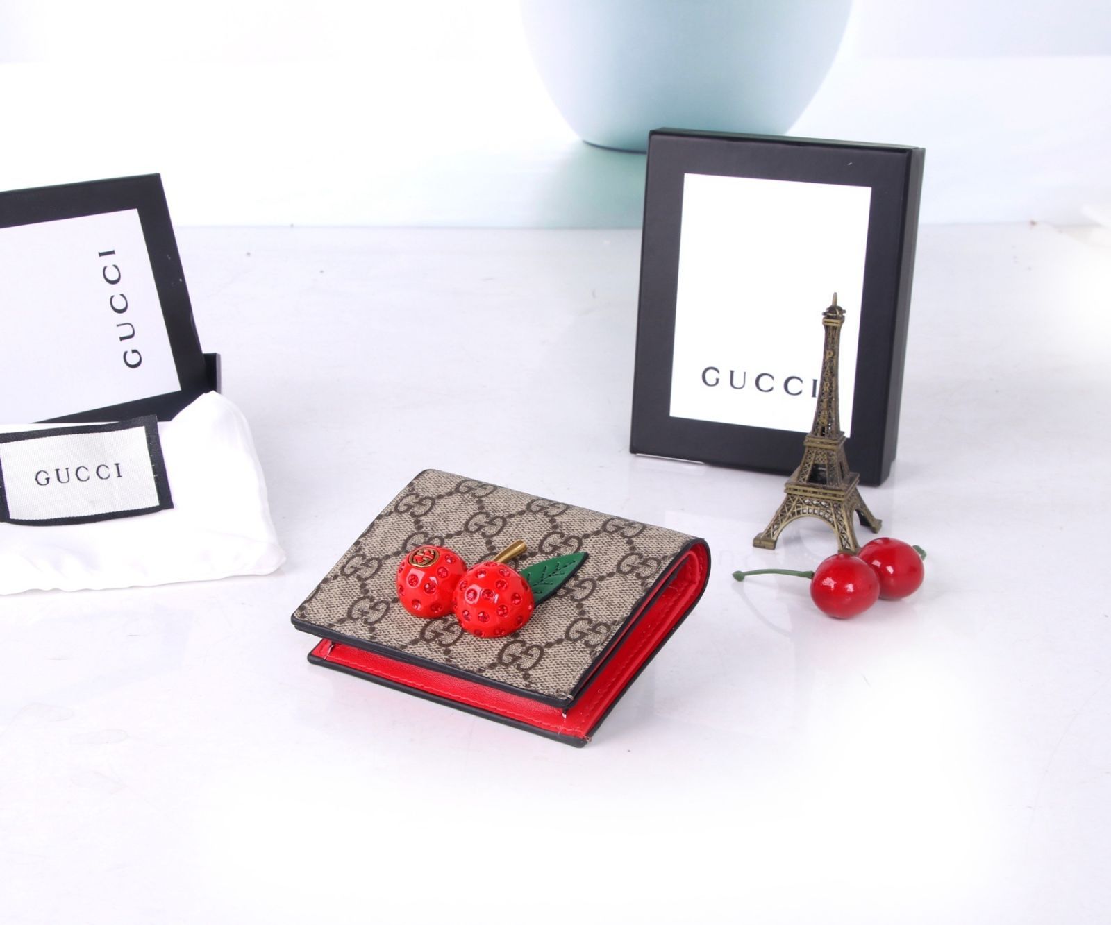 新作 期間限定☆ GUCCI グッチ 折り財布 小銭入れ 新作 期間限定☆ GUCCI グッチ 折り財布 小銭入れ