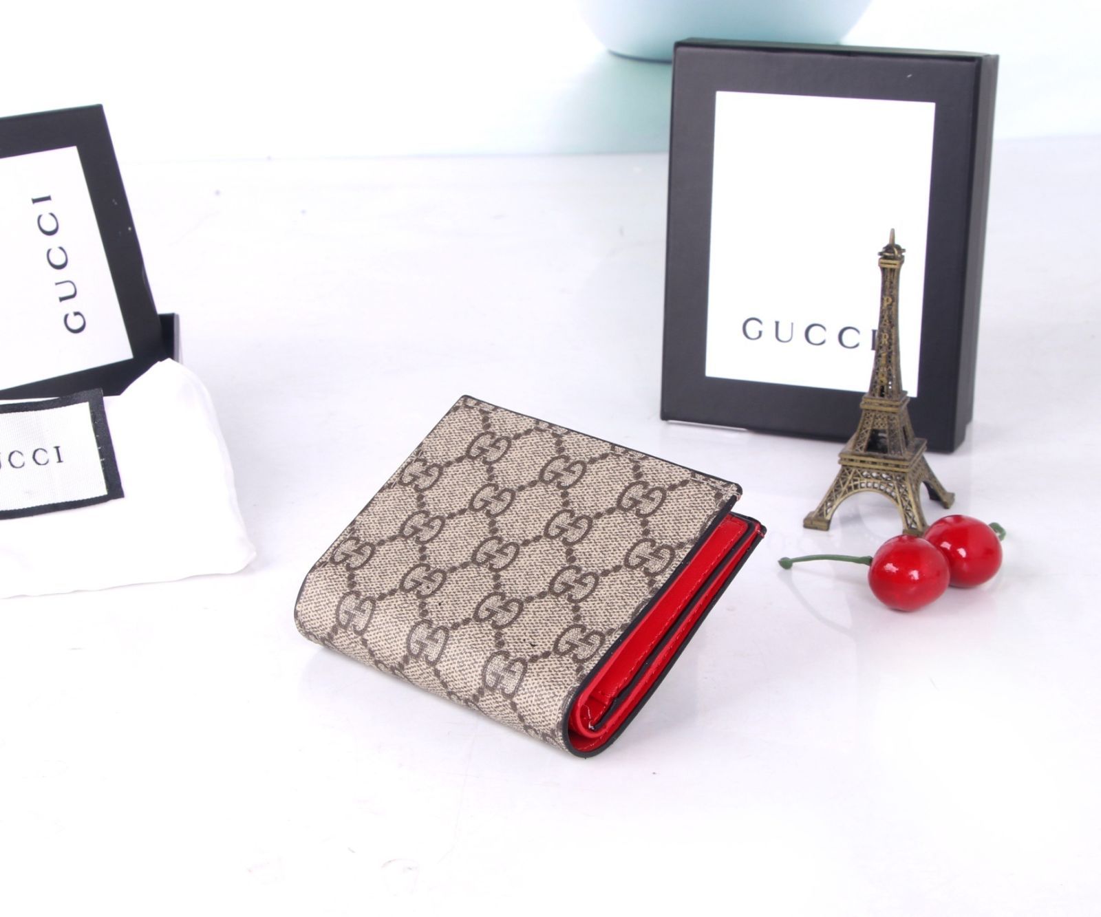 新作 期間限定☆ GUCCI グッチ 折り財布 小銭入れ 新作 期間限定☆ GUCCI グッチ 折り財布 小銭入れ