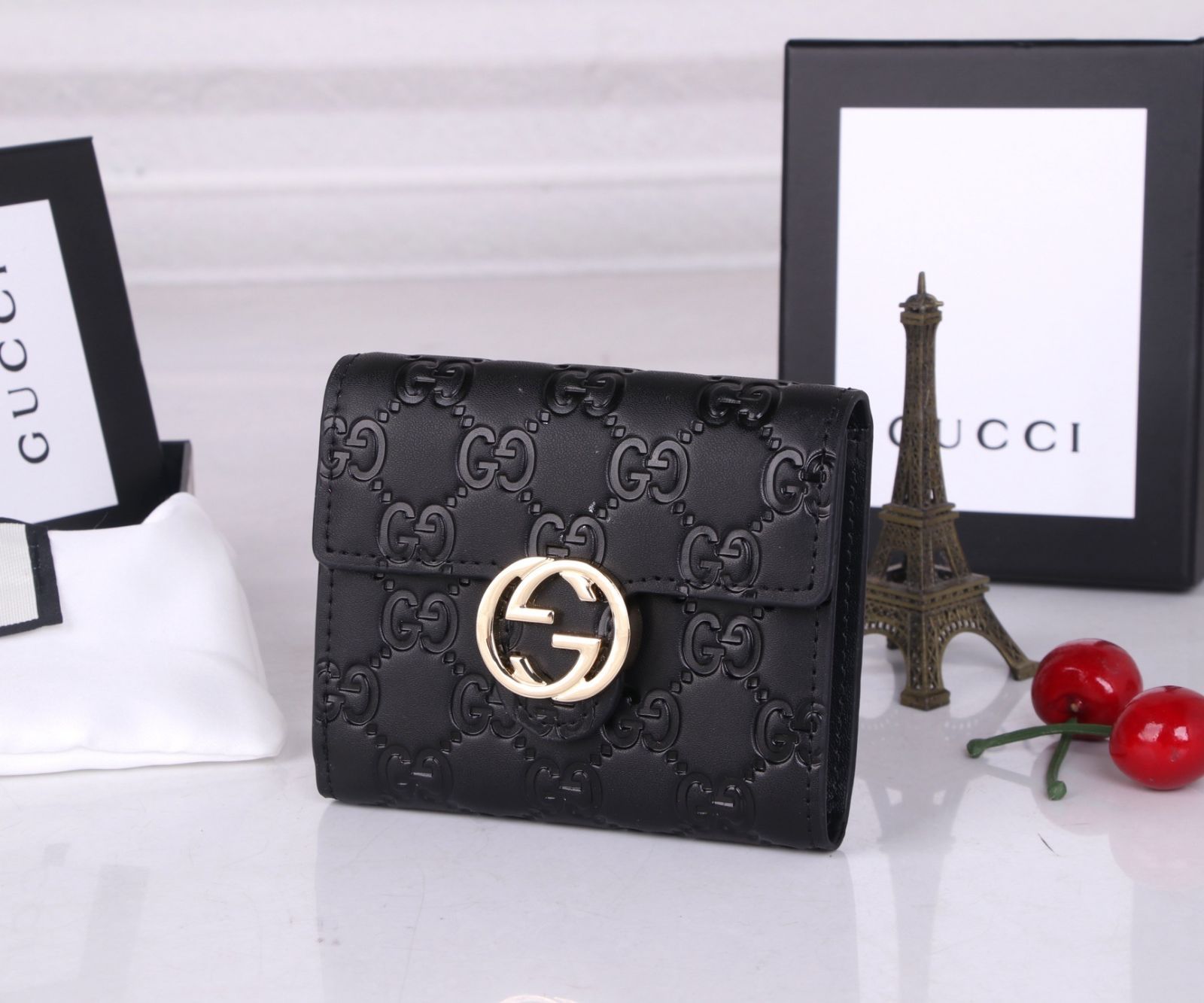 激レア 極美品 GUCCI グッチ 折り財布 小銭入れ 激レア 極美品 GUCCI グッチ 折り財布 小銭入れ