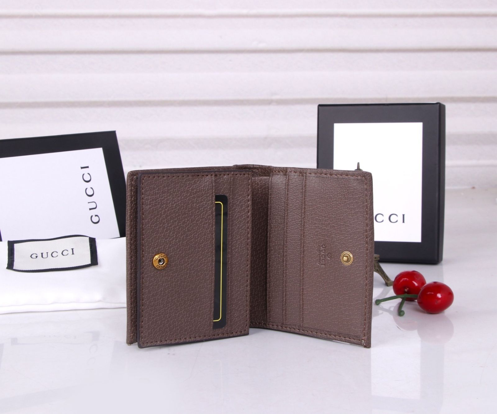 実用性 【極美品】 GUCCI グッチ 折り財布 小銭入れ