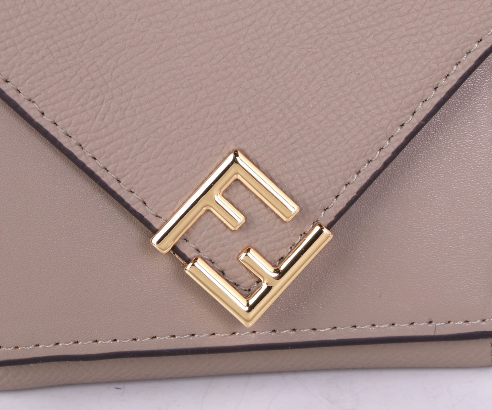【極美品】【希少】レディース FENDI　フェンディ ウォレット 折り財布 小銭入れ