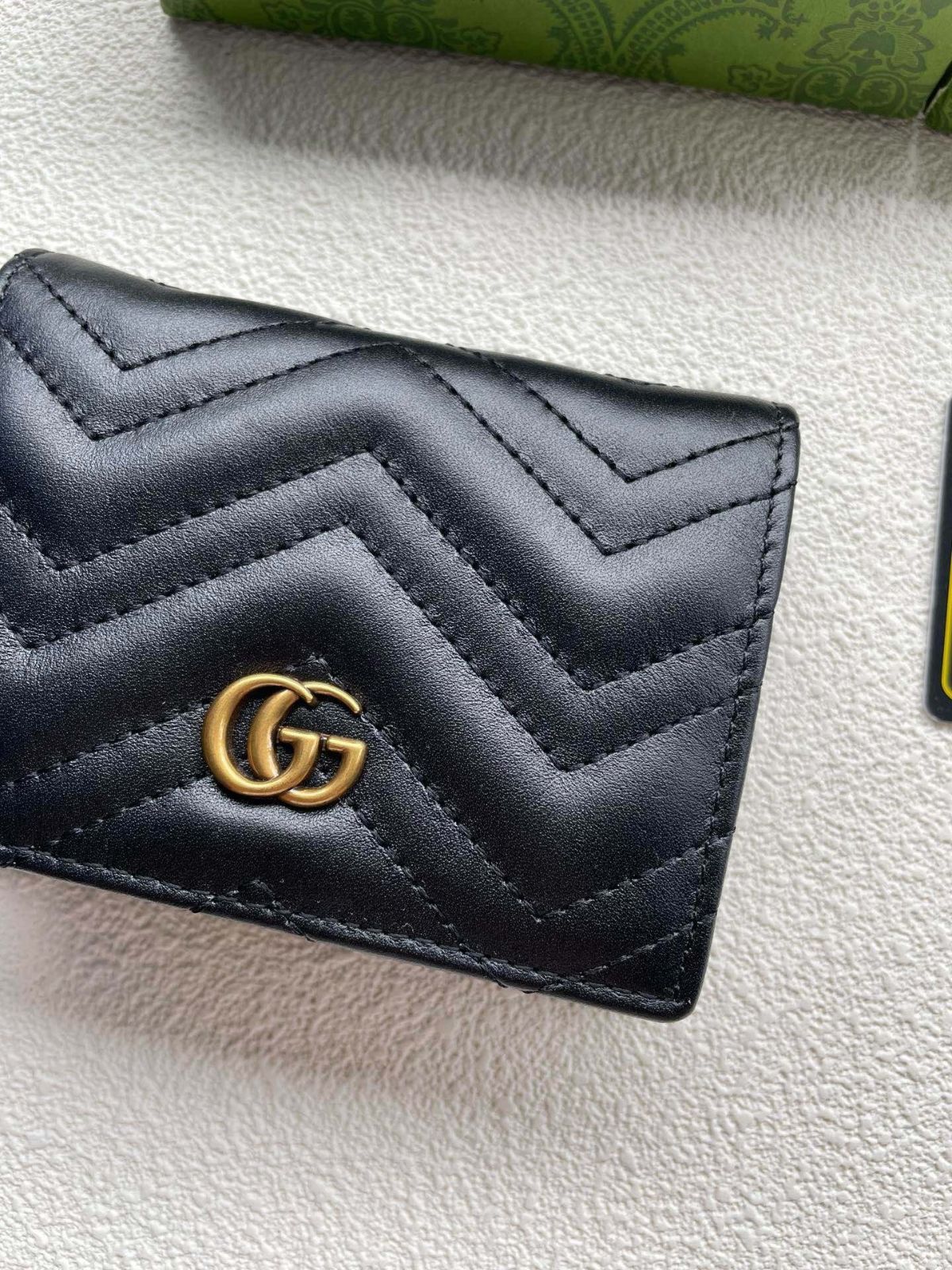 即完売 本日特価 GUCCI グッチ 折り財布 小銭入れ 即完売 本日特価 GUCCI グッチ 折り財布 小銭入れ