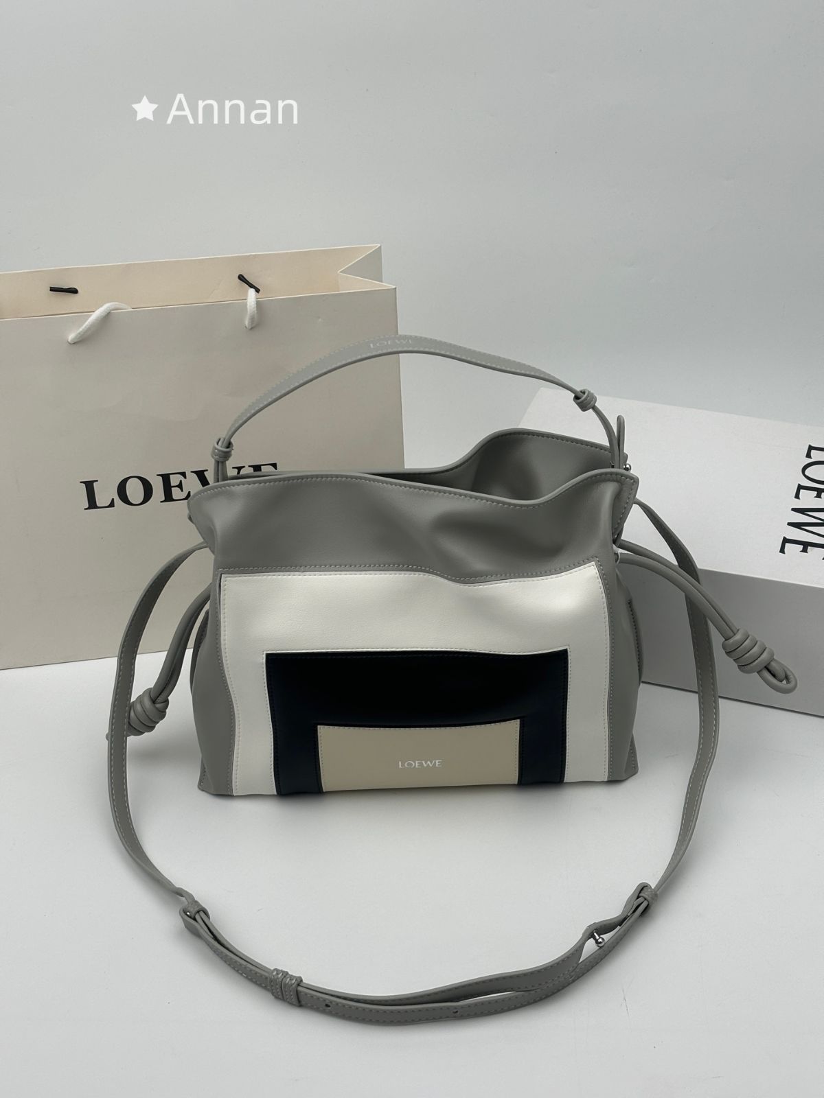 限界価格 新型 超美品 レディース LOEWE　ロエベ ショルダーバッグ