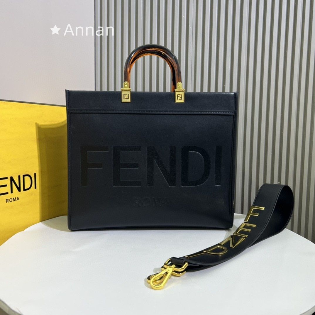 人気 極美品 送料込☆ 良品 レディース FENDI フェンディ ハンドバッグ