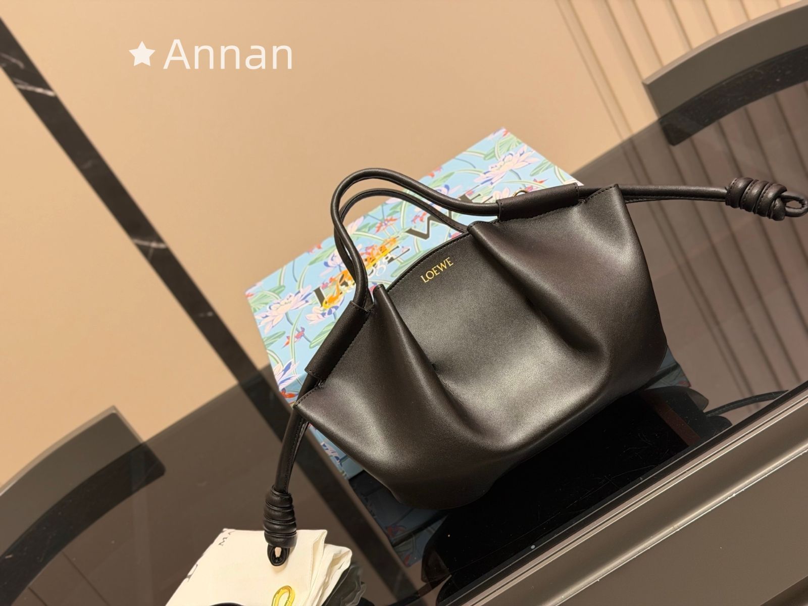 送料無料 送料無料超美品レディース LOEWE　ロエベ ハンドバッグ